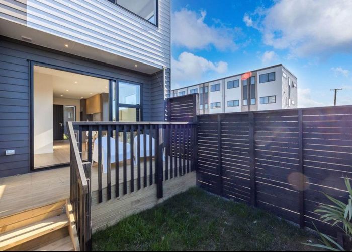  at 2/1 Cape Road, Mangere, Manukau City, Auckland