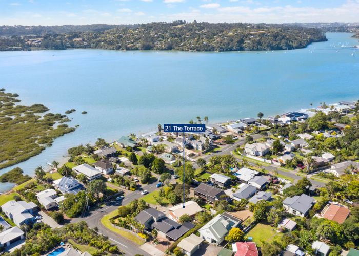  at 21 The Terrace, Herald Island, Auckland
