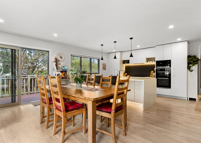  at 32 John Downs Drive, Browns Bay, North Shore City, Auckland