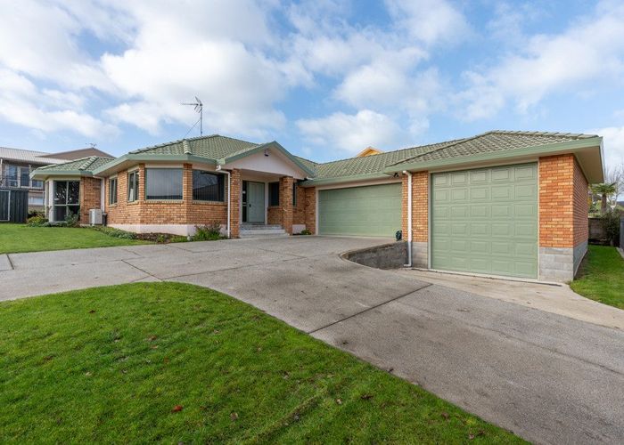  at 265 Grandview Road, Western Heights, Hamilton