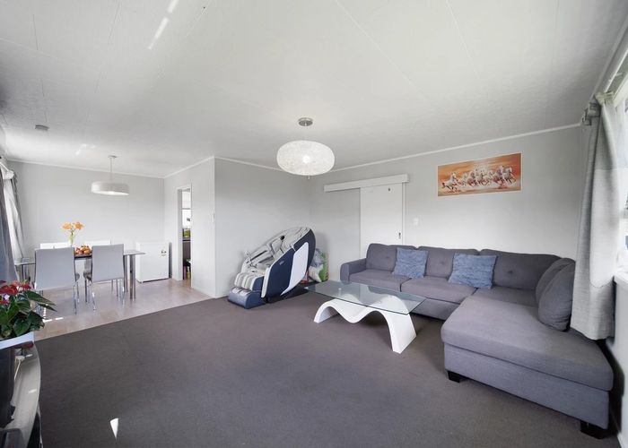  at 16 Palermo Place, Clover Park, Manukau City, Auckland