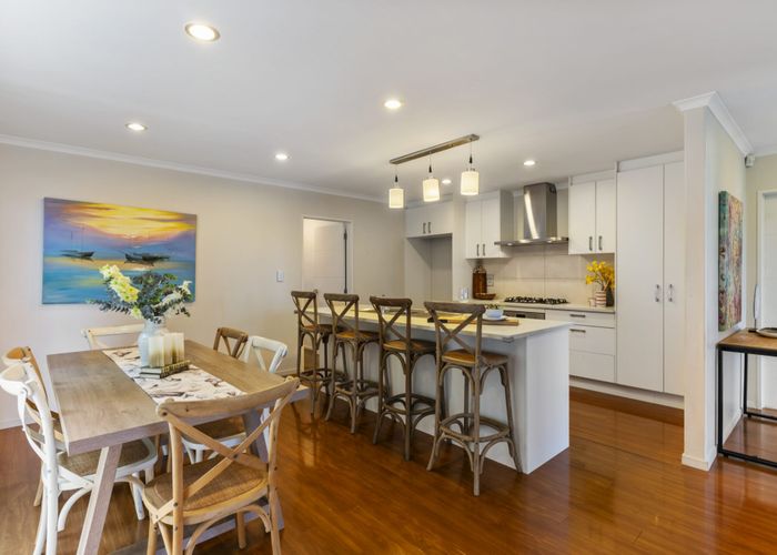  at 12 Peerless Avenue, Takanini