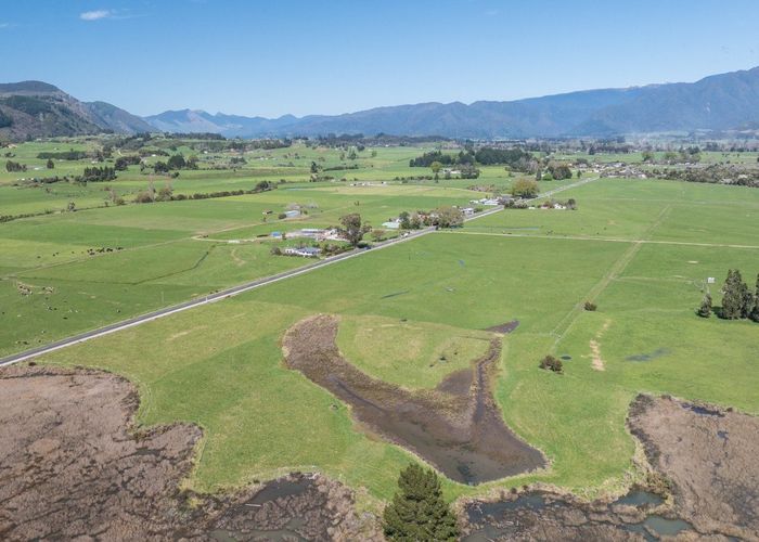  at 200 Abel Tasman Road, Takaka, Tasman, Nelson / Tasman