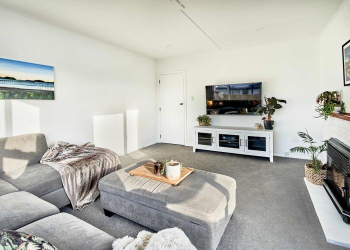  at 3 Catherine Crescent, Paparangi, Wellington