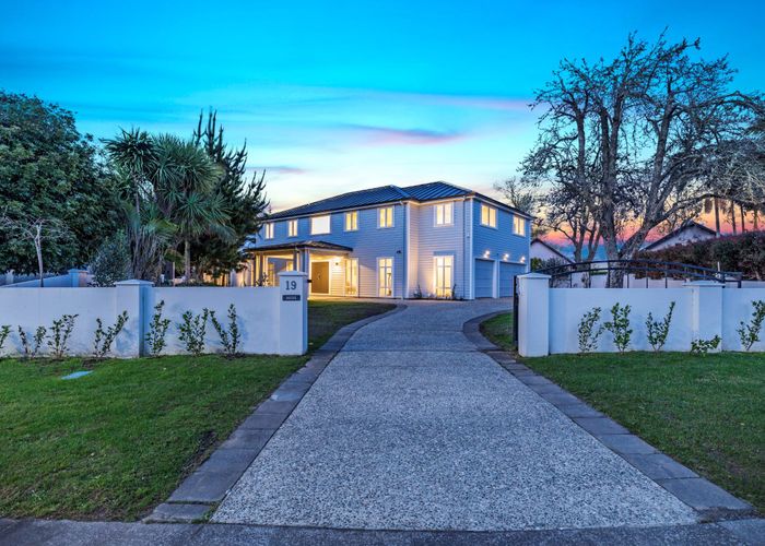 For sale 19 Oak Manor Drive, Albany, North Shore City, Auckland homes.co.nz