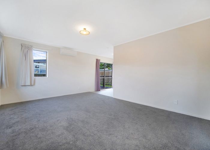  at 2/6 Trimdon Street, Randwick Park, Manukau City, Auckland