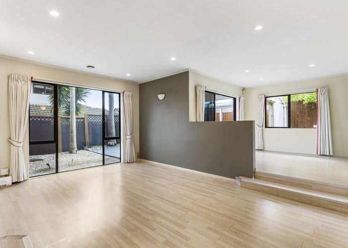  at 2/25 Thirlmere Rise, Northpark, Auckland