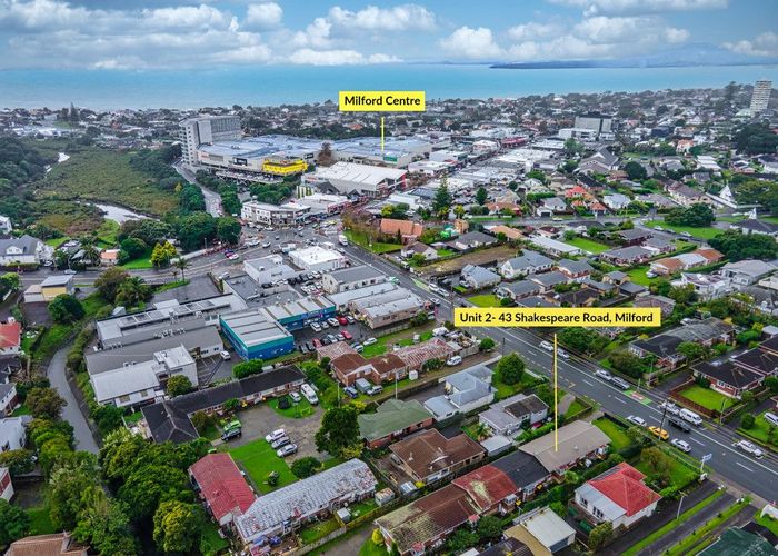  at 2/43 Shakespeare Road, Milford, Auckland