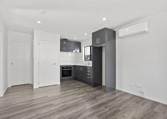  at 13A Springside Place, New Lynn, Waitakere City, Auckland