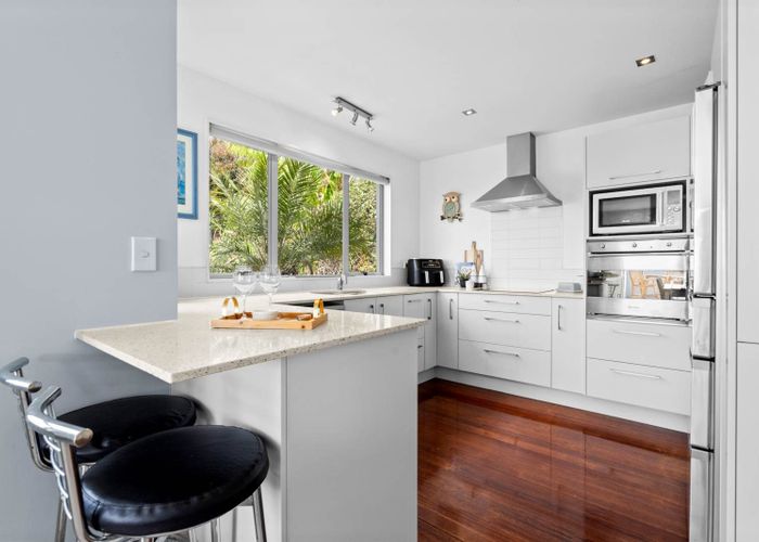  at 589D East Coast Road, Browns Bay, North Shore City, Auckland