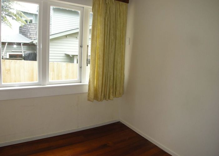  at 8 Mark Road, Mount Albert, Auckland City, Auckland
