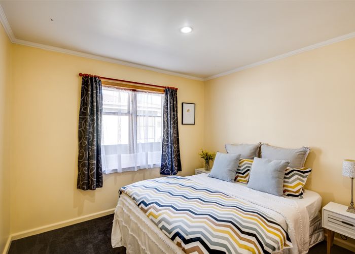  at 8 Windsor Terrace, Taradale, Napier