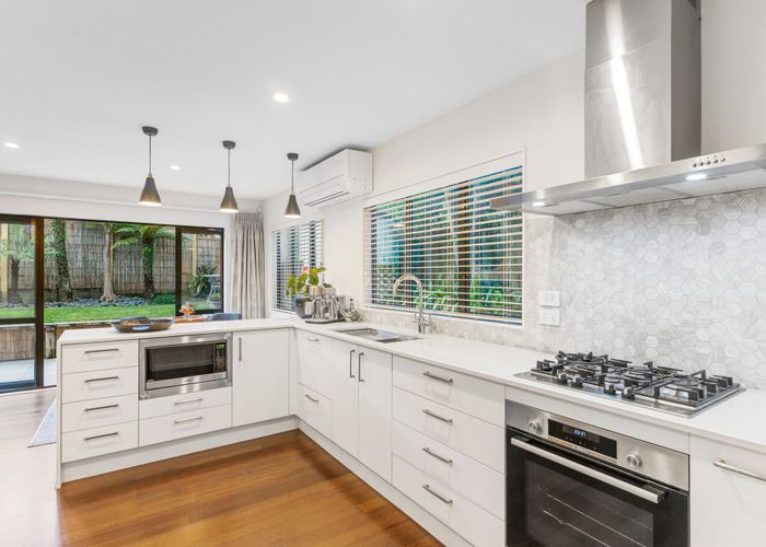 at 2B Park Rise, Campbells Bay, North Shore City, Auckland