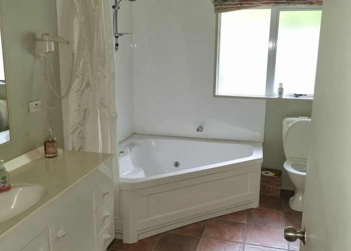  at 2284C Hunua Road, Papakura