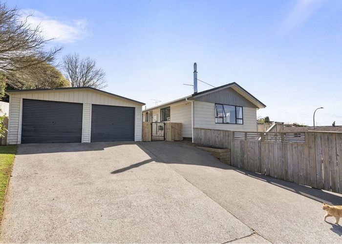  at 43 Riversdale Drive, Merrilands, New Plymouth