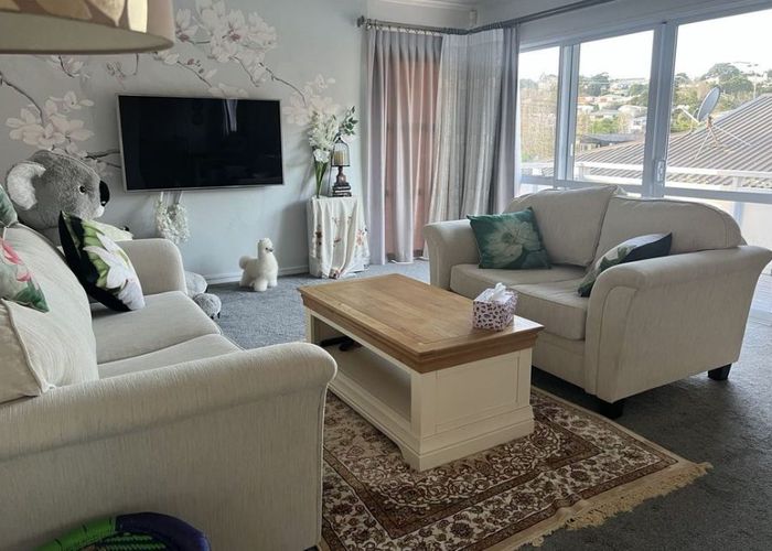  at 1/110 Saddleback Rise, Murrays Bay, North Shore City, Auckland