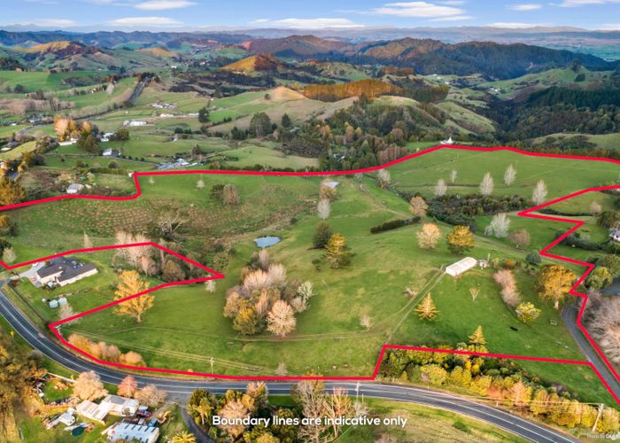 Free property data for 700 Paparata Road, Bombay homes.co.nz