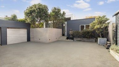  at 6A Farm Road, Northland, Wellington