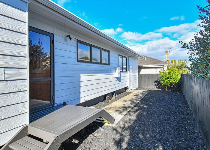 at 2/32 Atkinson Avenue, Papatoetoe, Auckland