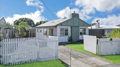 at 229 Sturges Road, Henderson, Auckland