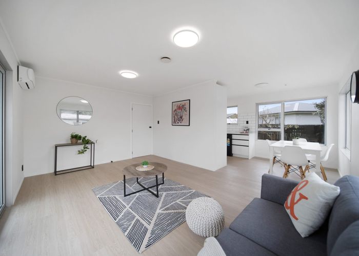  at 15 Penderford Place, Mangere East, Manukau City, Auckland