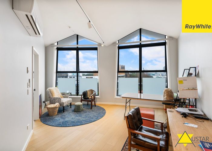  at 2/14 Todd Plaza, New Lynn, Waitakere City, Auckland