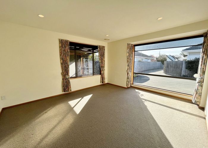  at 2/82 Middleton Road, Upper Riccarton, Christchurch