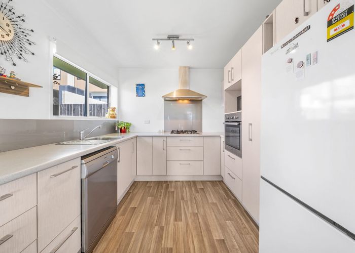  at 2/56 Archibald Road, Kelston, Waitakere City, Auckland