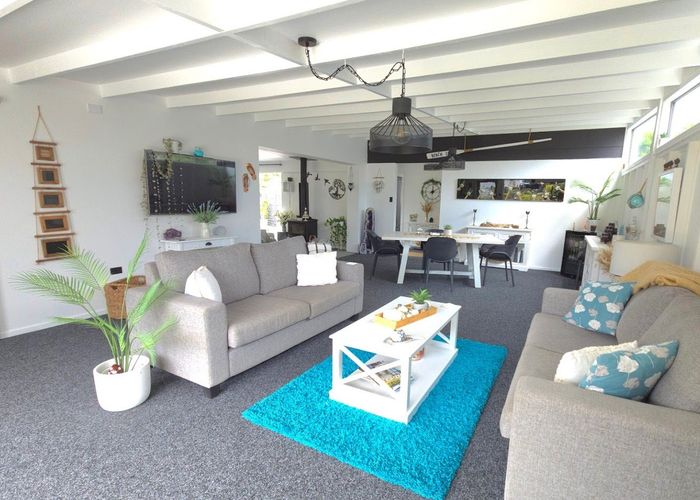  at 19 West Crescent, Te Puru, Thames