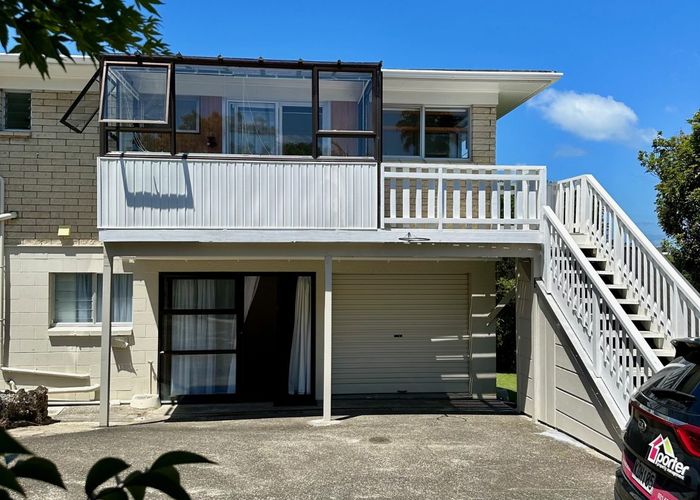  at 2/23 Waitemata Road, Hauraki, Auckland