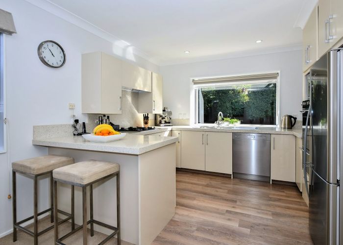  at 2/265 Meola Road, Point Chevalier, Auckland