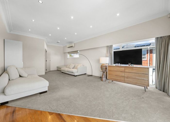  at 43 & 43a Grassways Avenue, Pakuranga Heights, Manukau City, Auckland