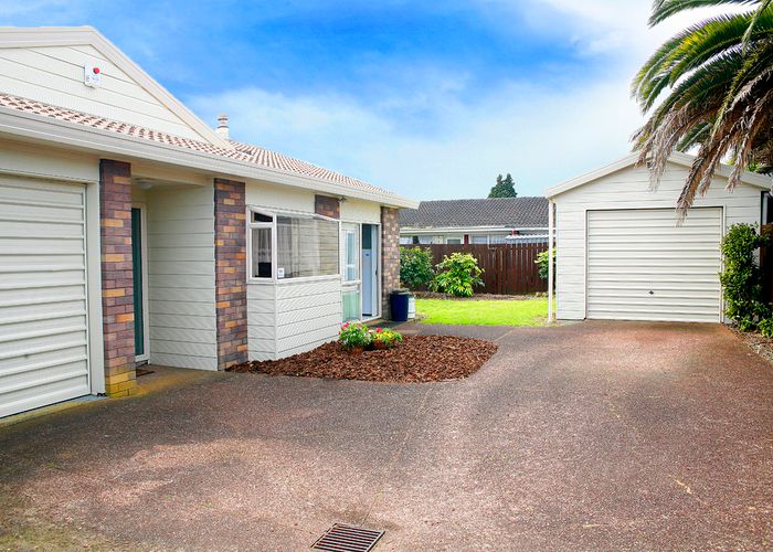  at 2/19 Lupton Road, Manurewa, Auckland