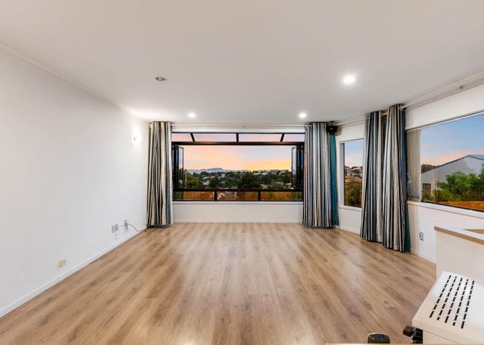  at 2/8 City View Terrace, Birkenhead, North Shore City, Auckland