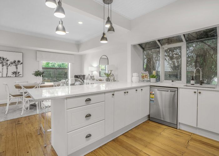  at 33 Waitohu Road, York Bay, Lower Hutt, Wellington