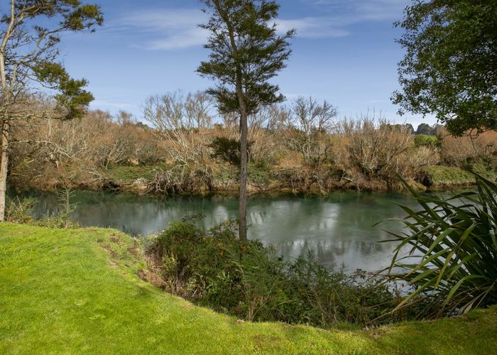  at 979 River Road, Broadlands