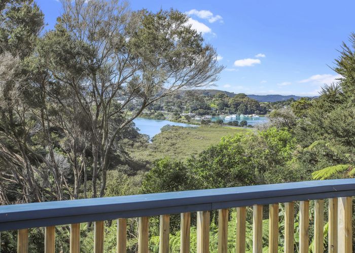  at 17 Causeway Road, Surfdale, Waiheke Island