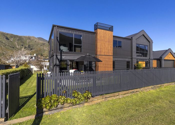  at 15 Beach Road, Waikawa, Marlborough, Marlborough