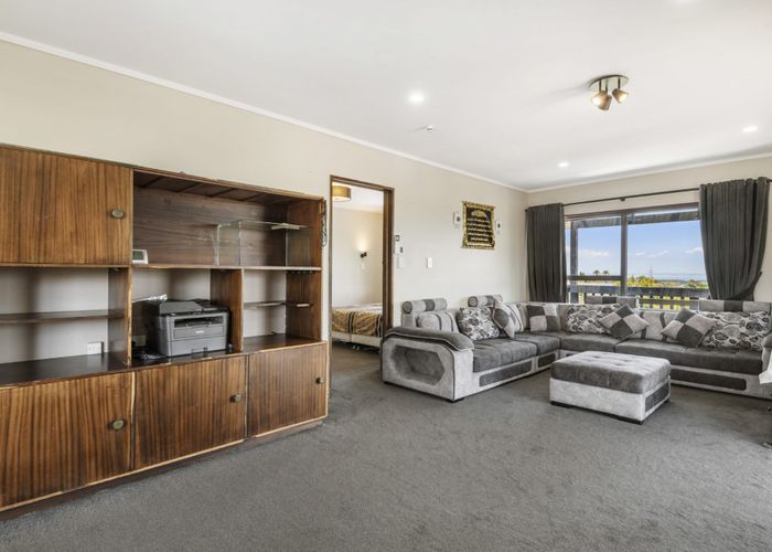  at 27 Florence Daly Place, Mount Roskill, Auckland