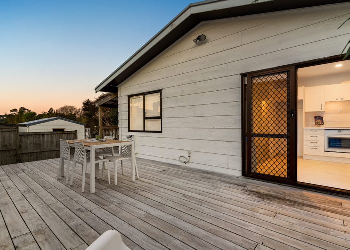  at 2/7 Eskdale Road, Birkdale, North Shore City, Auckland