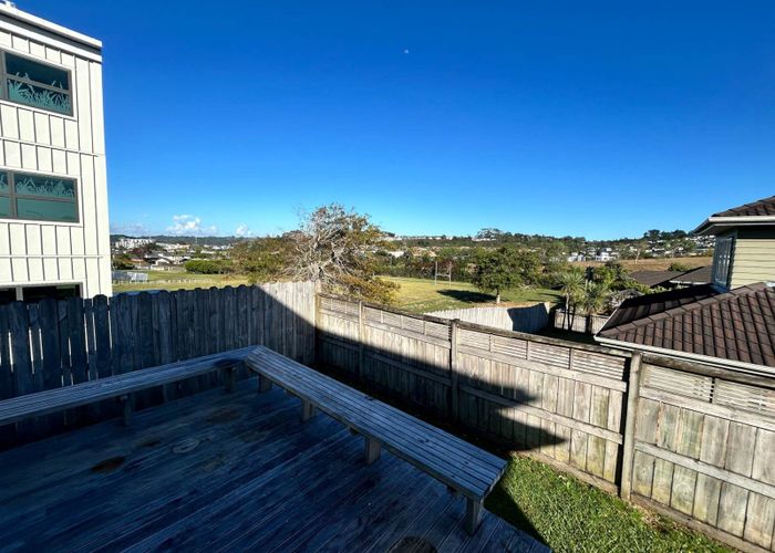  at 3 Spring Valley Place, Oteha, Auckland