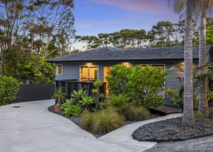  at 13 Stallard Place, Glen Eden, Auckland