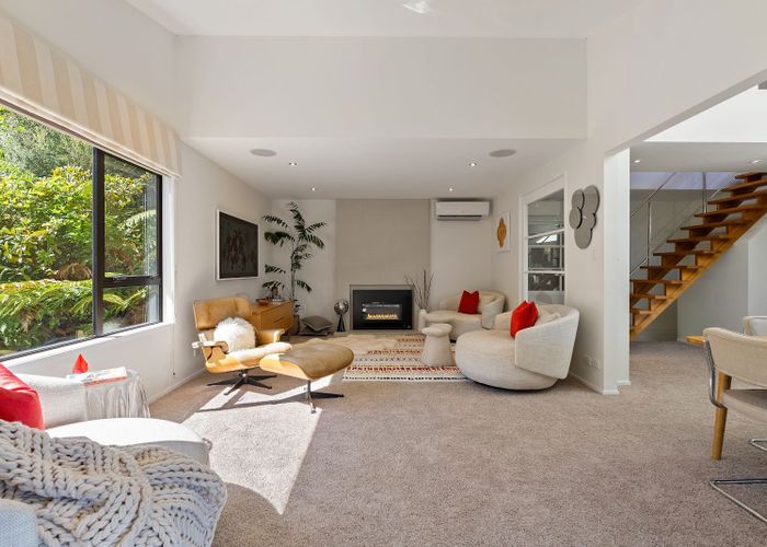  at 136 Cheviot Road, Lowry Bay, Eastbourne, Lower Hutt, Wellington