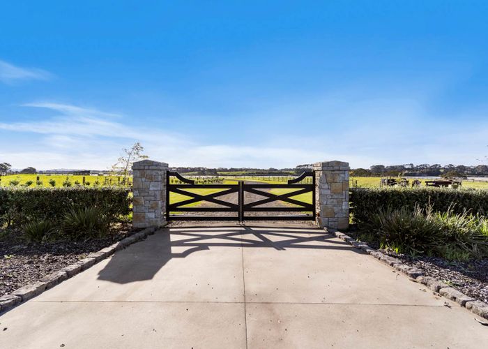  at 85 Sanctuary Drive, Glenbrook, Auckland