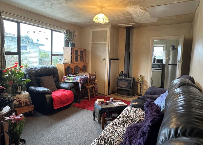  at 16 Peel Street, Cobden, Grey, West Coast