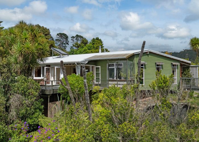 For sale 320 Forest Hill Road, Waiatarua, Waitakere City, Auckland