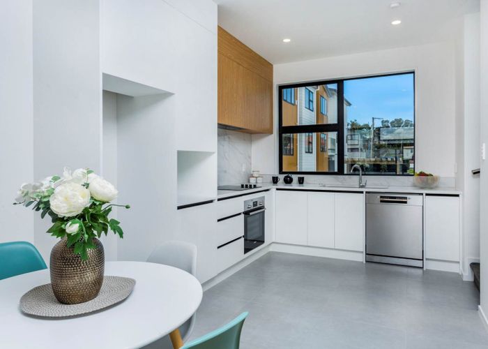  at 9/28 Lavelle Road, Henderson, Waitakere City, Auckland