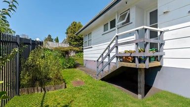  at 2/34B Sunnynook Road, Sunnynook, Auckland