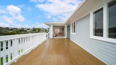  at 15 Tonkin Drive, Sunnynook, Auckland