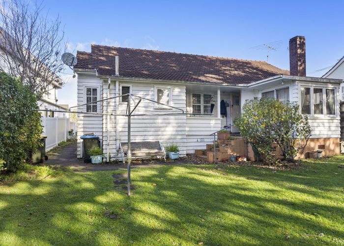  at 7 Korau Road, Greenlane, Auckland